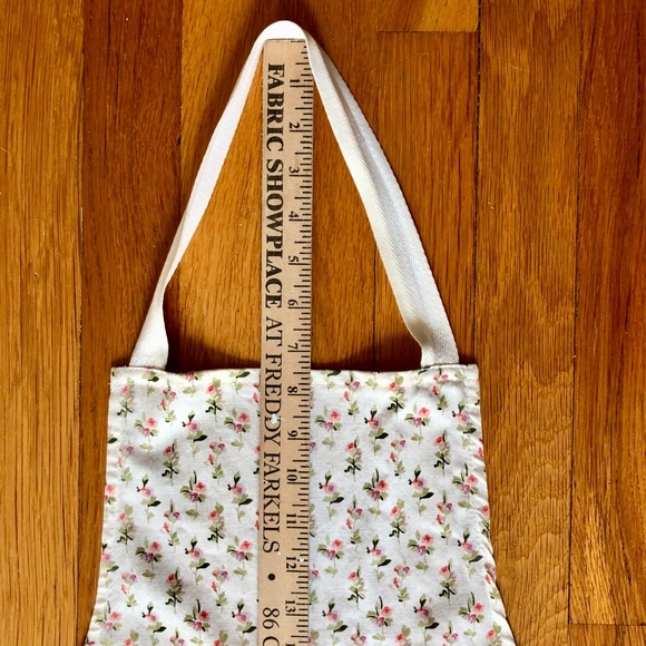 Vintage Laura Ashley Floral Chef's Apron, with Pockets - Picture 7 of 13